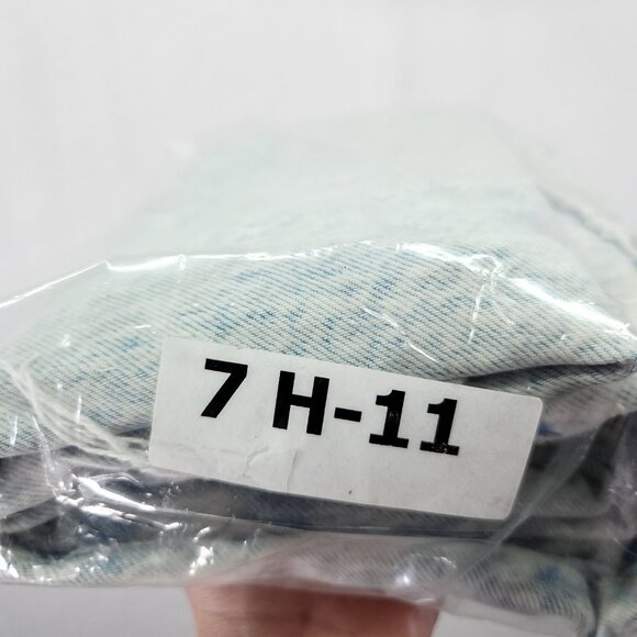 Alice + Olivia Distressed Slouchy Straight Jeans Size 28 Loose Fit Torn Raw Hem - Picture 16 of 16